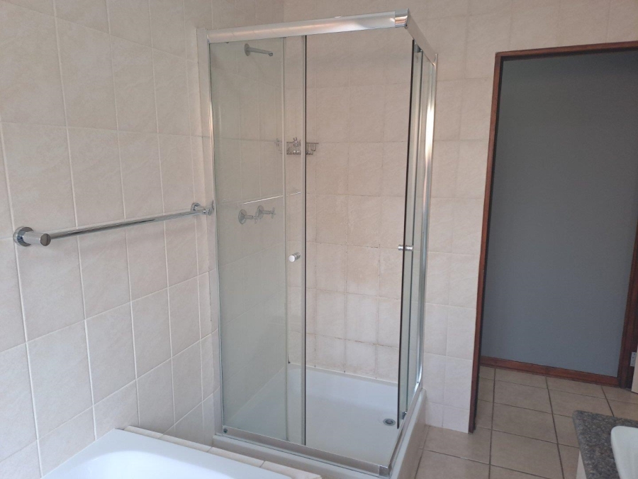 2 Bedroom Property for Sale in Langenhovenpark Free State